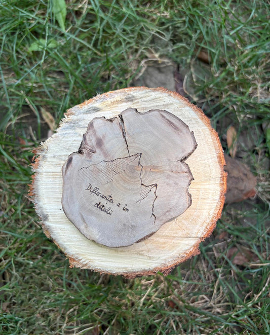 Suporturi pentru pahare din lemn facute manual